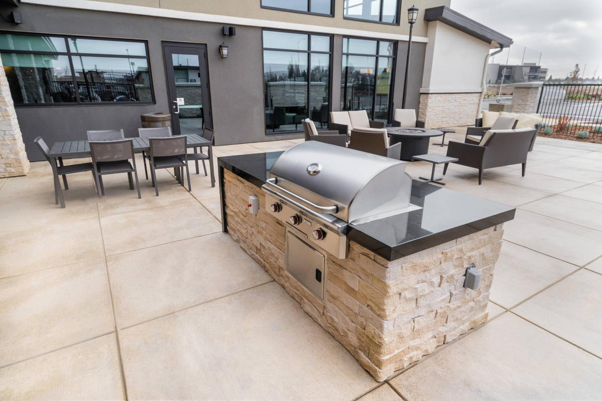 By Marriott Rocklin 3* Roseville